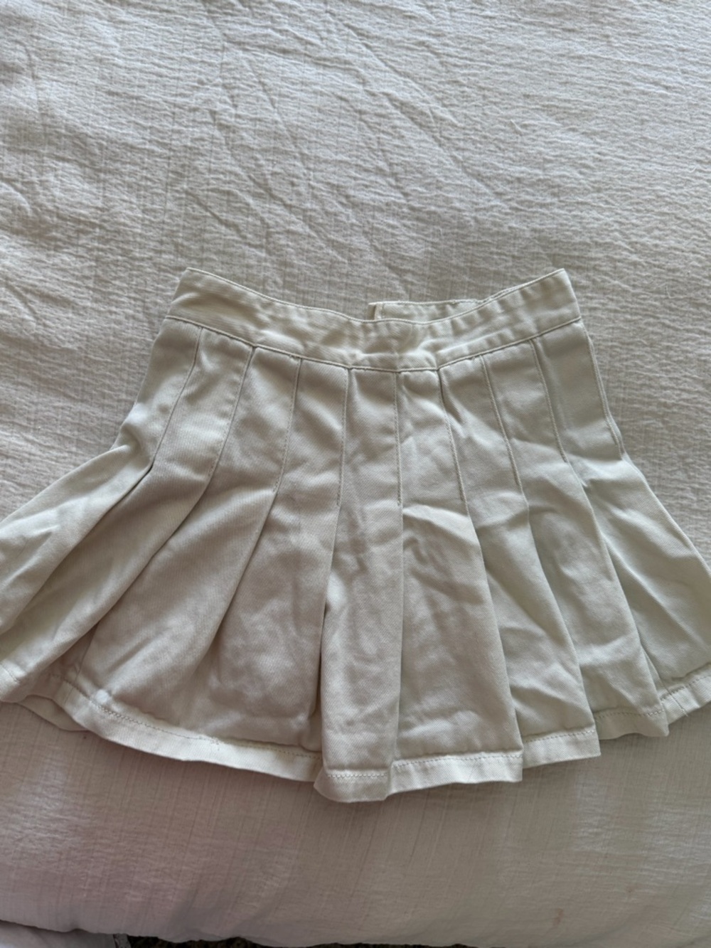 Brandy Melville Cream Pleated Mini Skirt